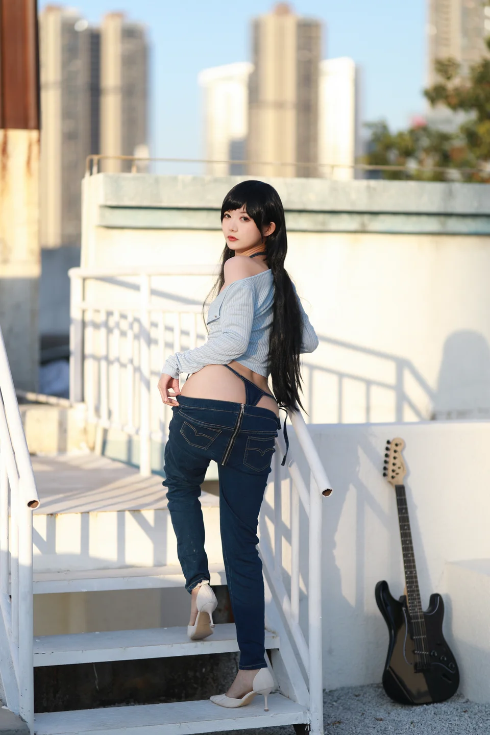 51酱 - No.015 吉他牛仔裤 [26P-366MB]